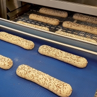 Demi-baguettes façonnées grainées